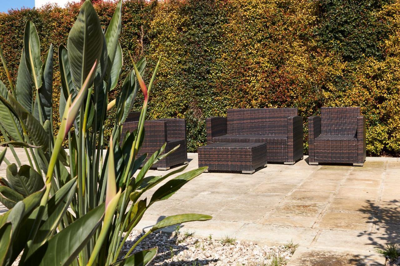 מלון לצ'ה Il Giardino Di Flora Con Piscina מראה חיצוני תמונה
