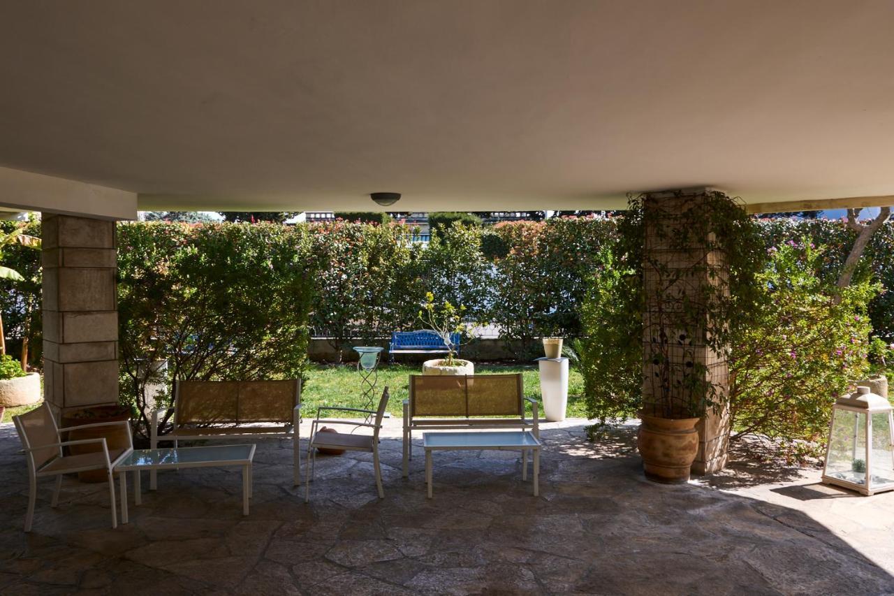 מלון לצ'ה Il Giardino Di Flora Con Piscina מראה חיצוני תמונה