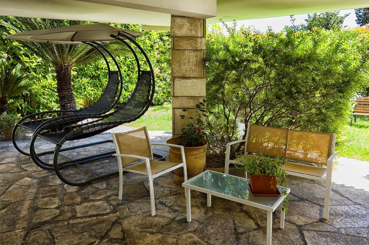 מלון לצ'ה Il Giardino Di Flora Con Piscina מראה חיצוני תמונה