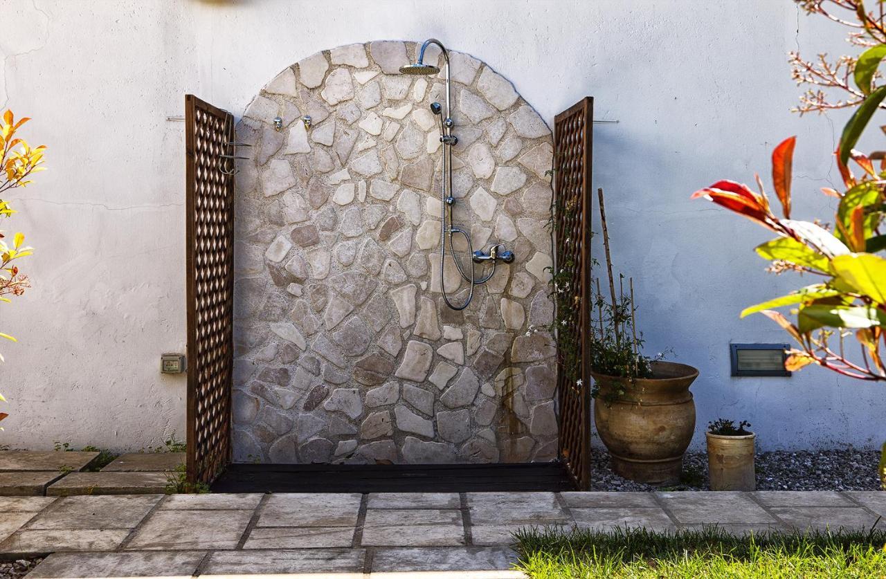 מלון לצ'ה Il Giardino Di Flora Con Piscina מראה חיצוני תמונה