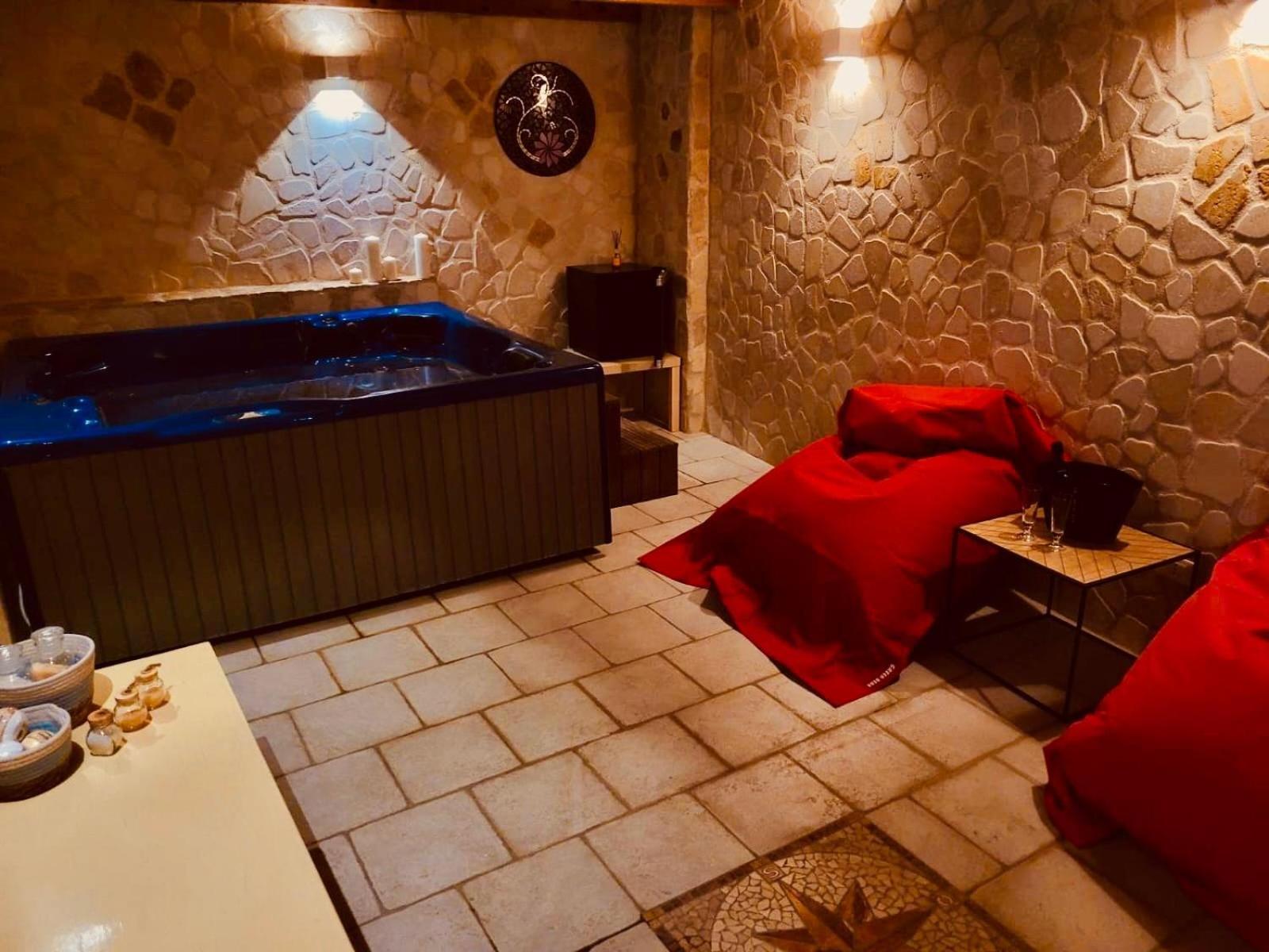 מלון לצ'ה Il Giardino Di Flora Con Piscina מראה חיצוני תמונה