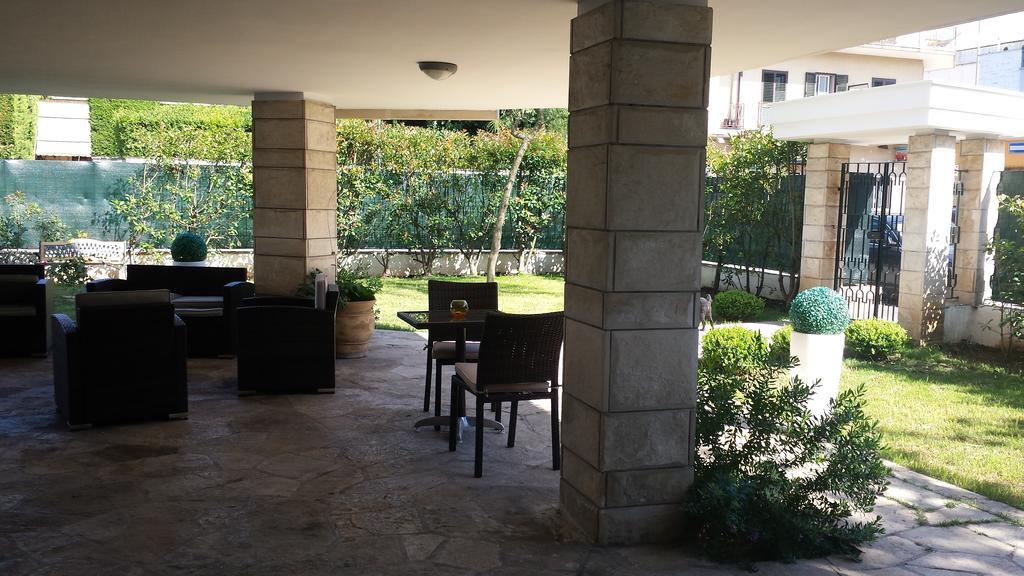 מלון לצ'ה Il Giardino Di Flora Con Piscina מראה חיצוני תמונה