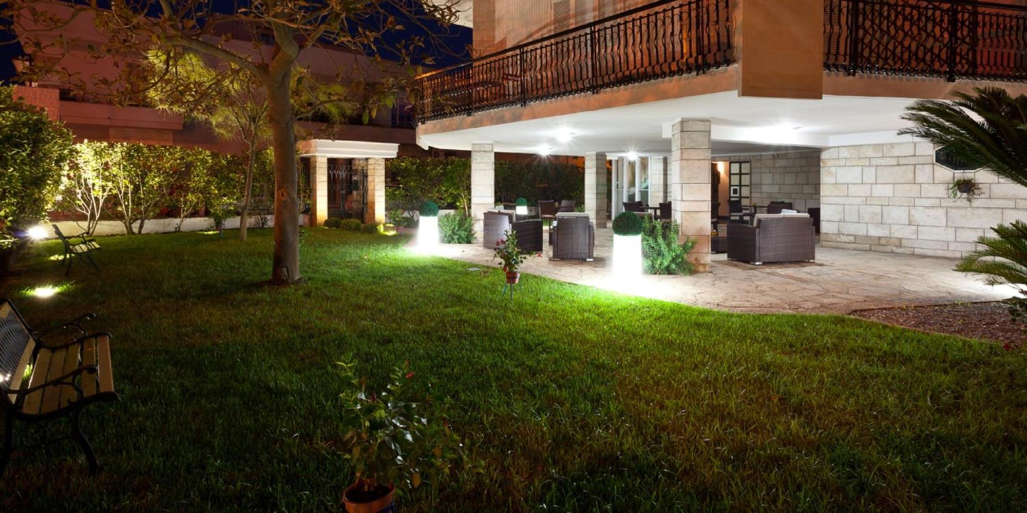 מלון לצ'ה Il Giardino Di Flora Con Piscina מראה חיצוני תמונה
