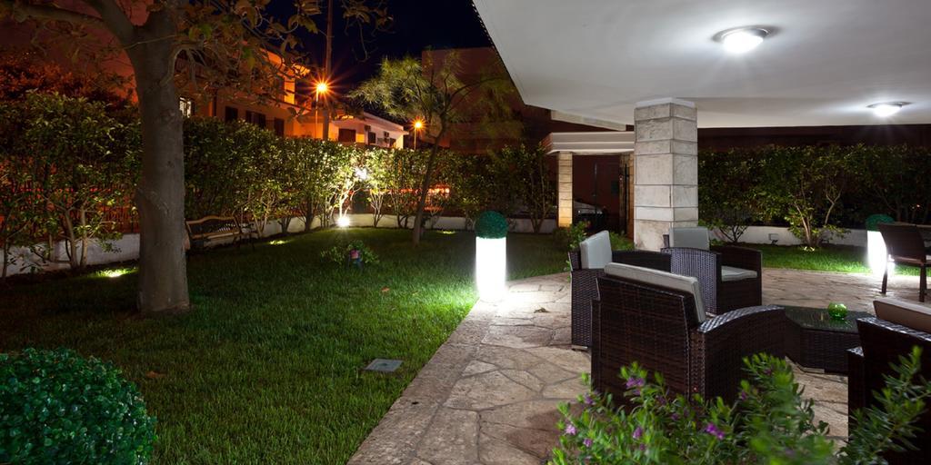 מלון לצ'ה Il Giardino Di Flora Con Piscina מראה חיצוני תמונה